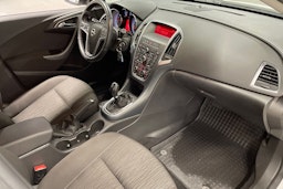 valkoinen Opel Astra 2013 kuva 24.