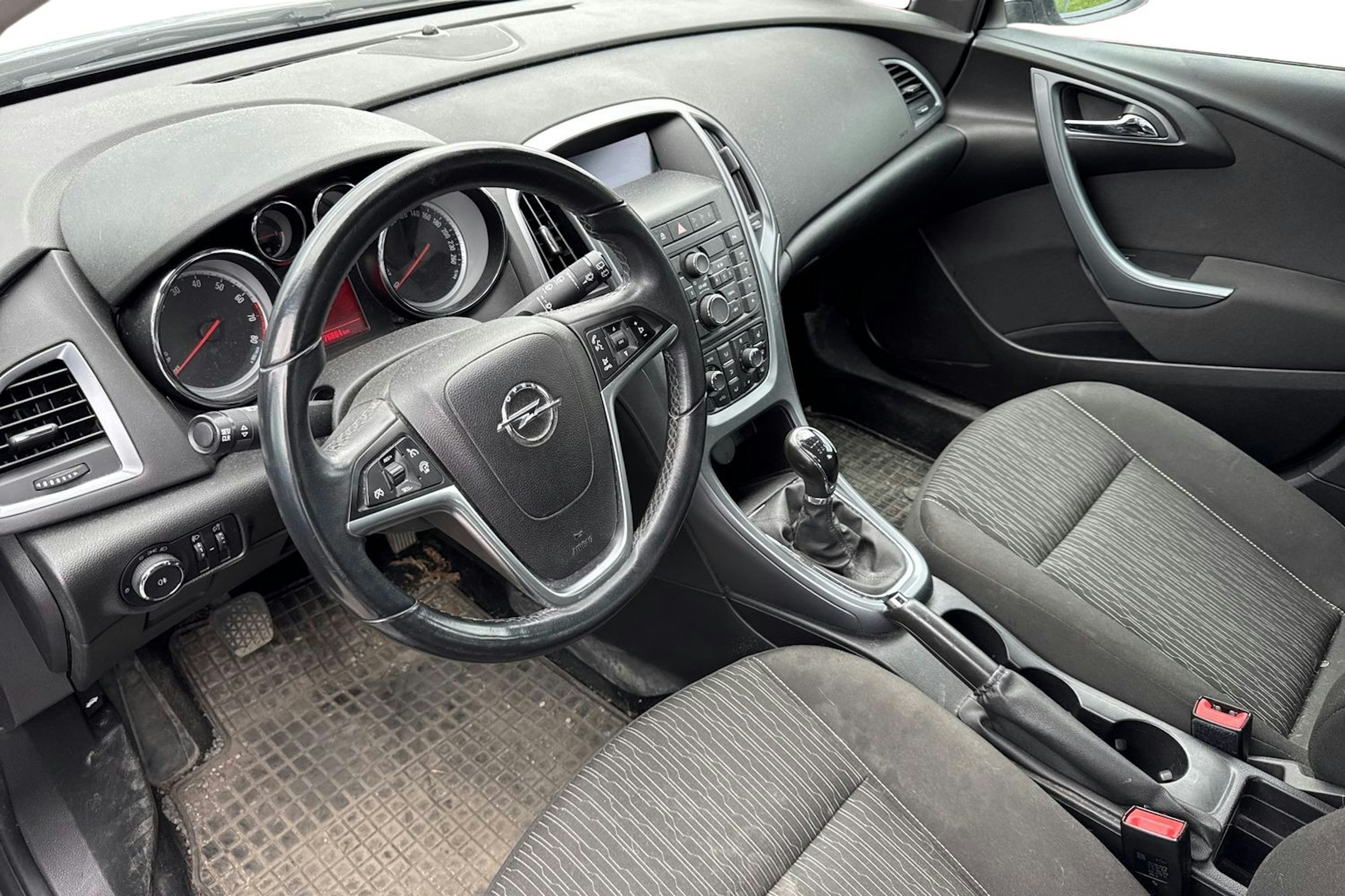 hopea Opel Astra 2013 kuva 3.