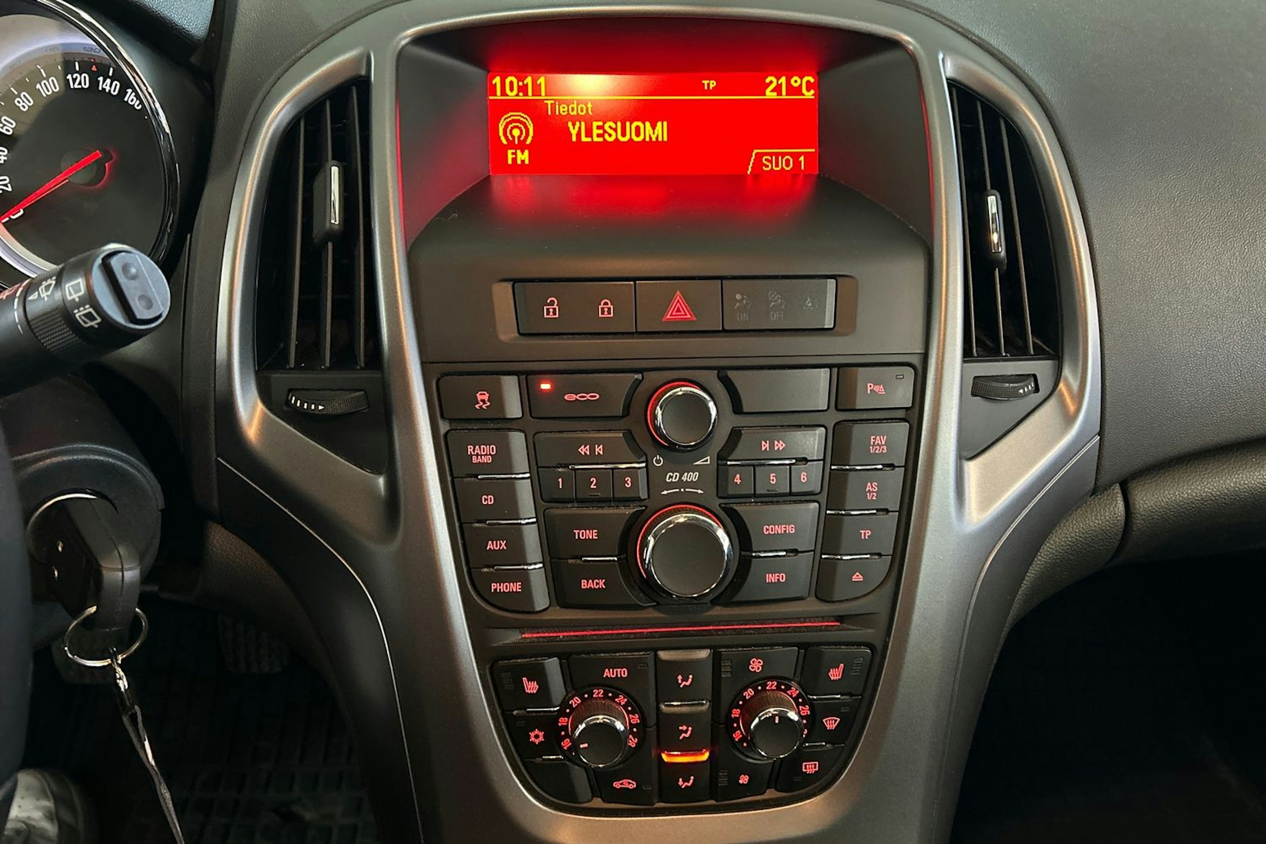 hopea Opel Astra 2013 kuva 18.