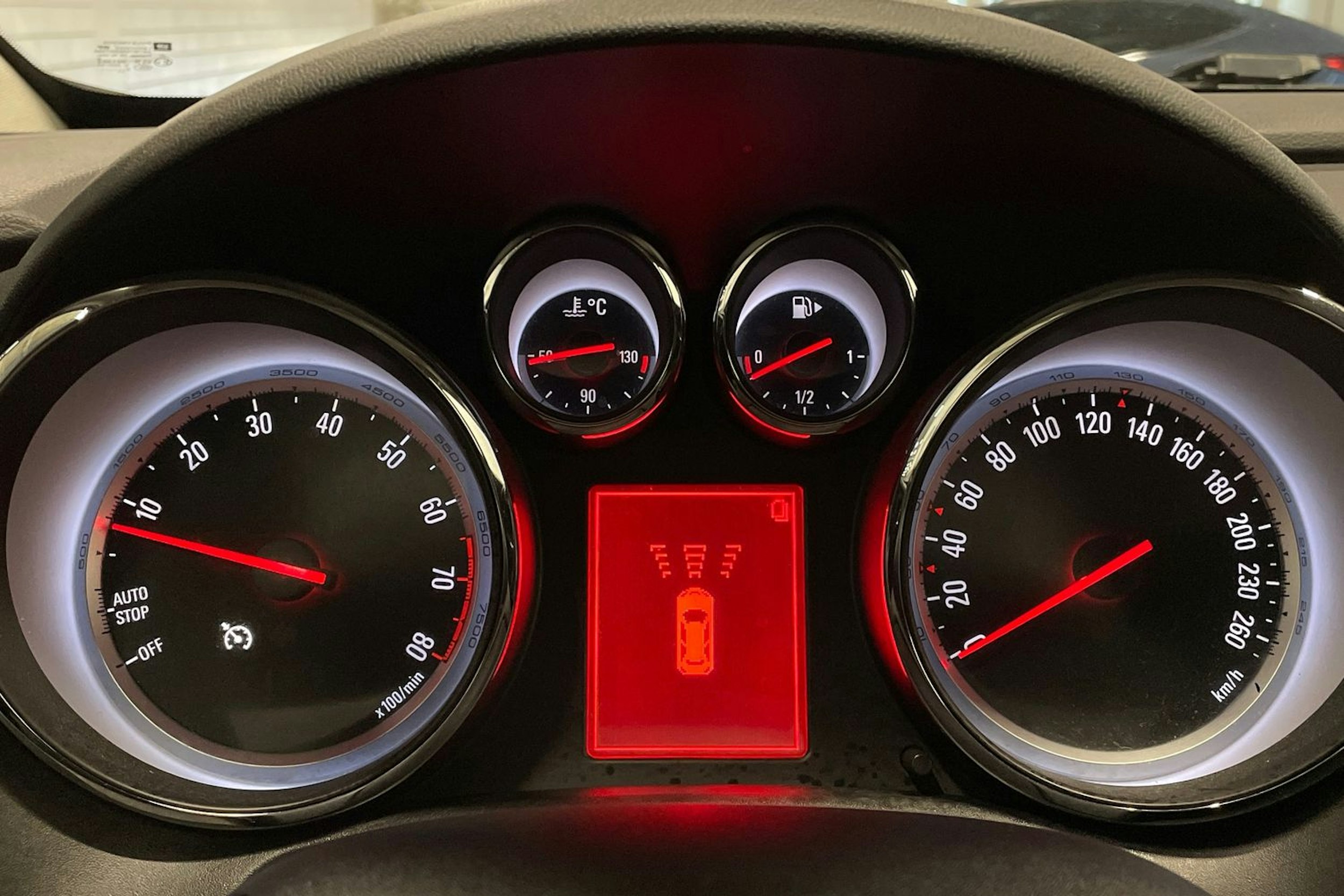 Valkoinen Opel ASTRA 2014 kuva 15.