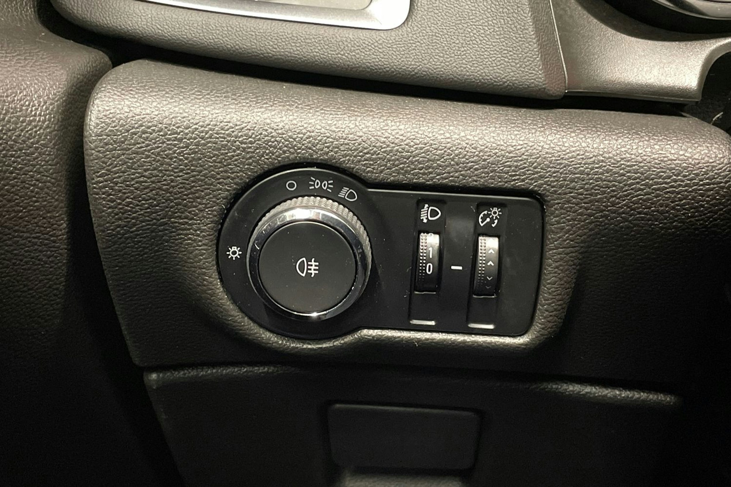 Valkoinen Opel ASTRA 2014 kuva 18.