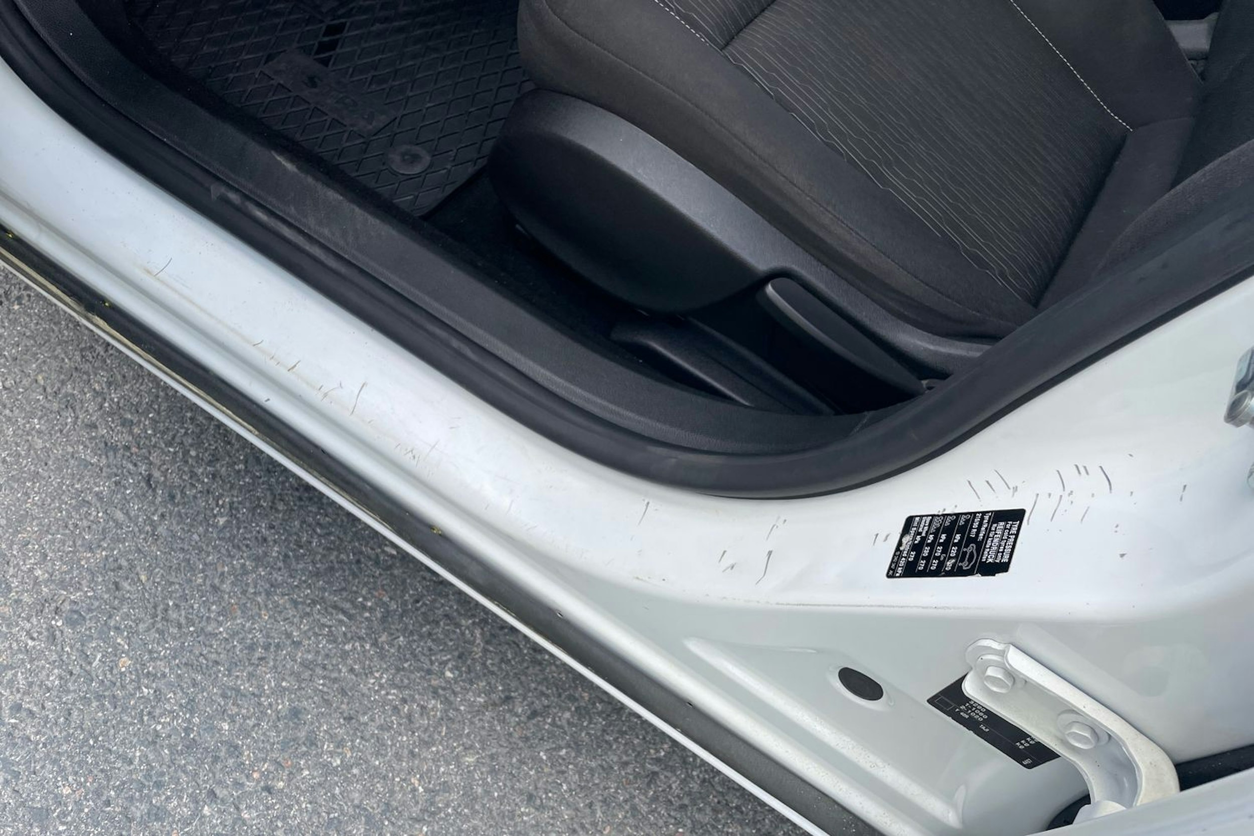 Valkoinen Opel Astra 2013 kuva 24.