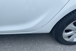 Valkoinen Opel Astra 2013 kuva 25.