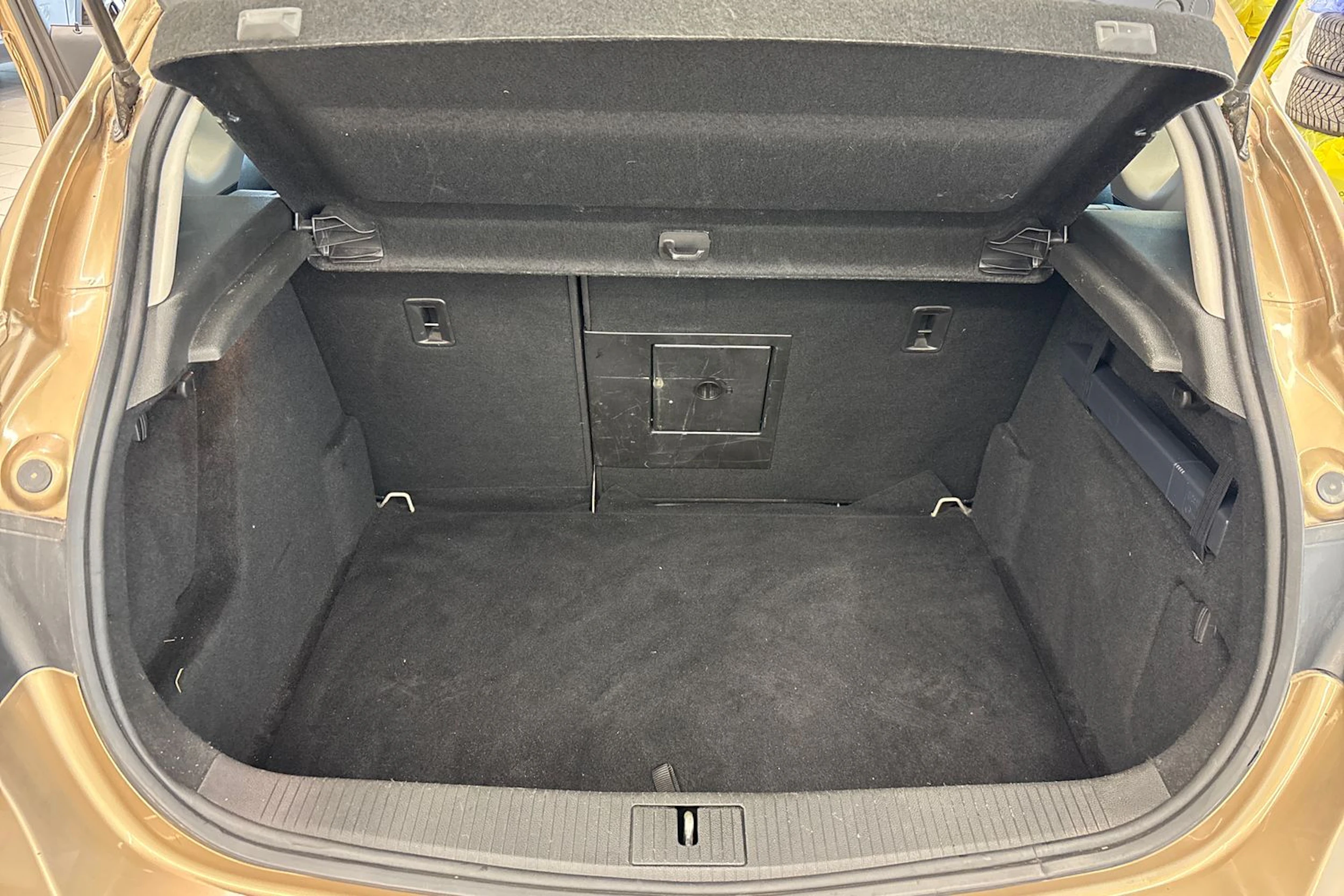 Ruskea (beige) Opel ASTRA 2013 kuva 14.