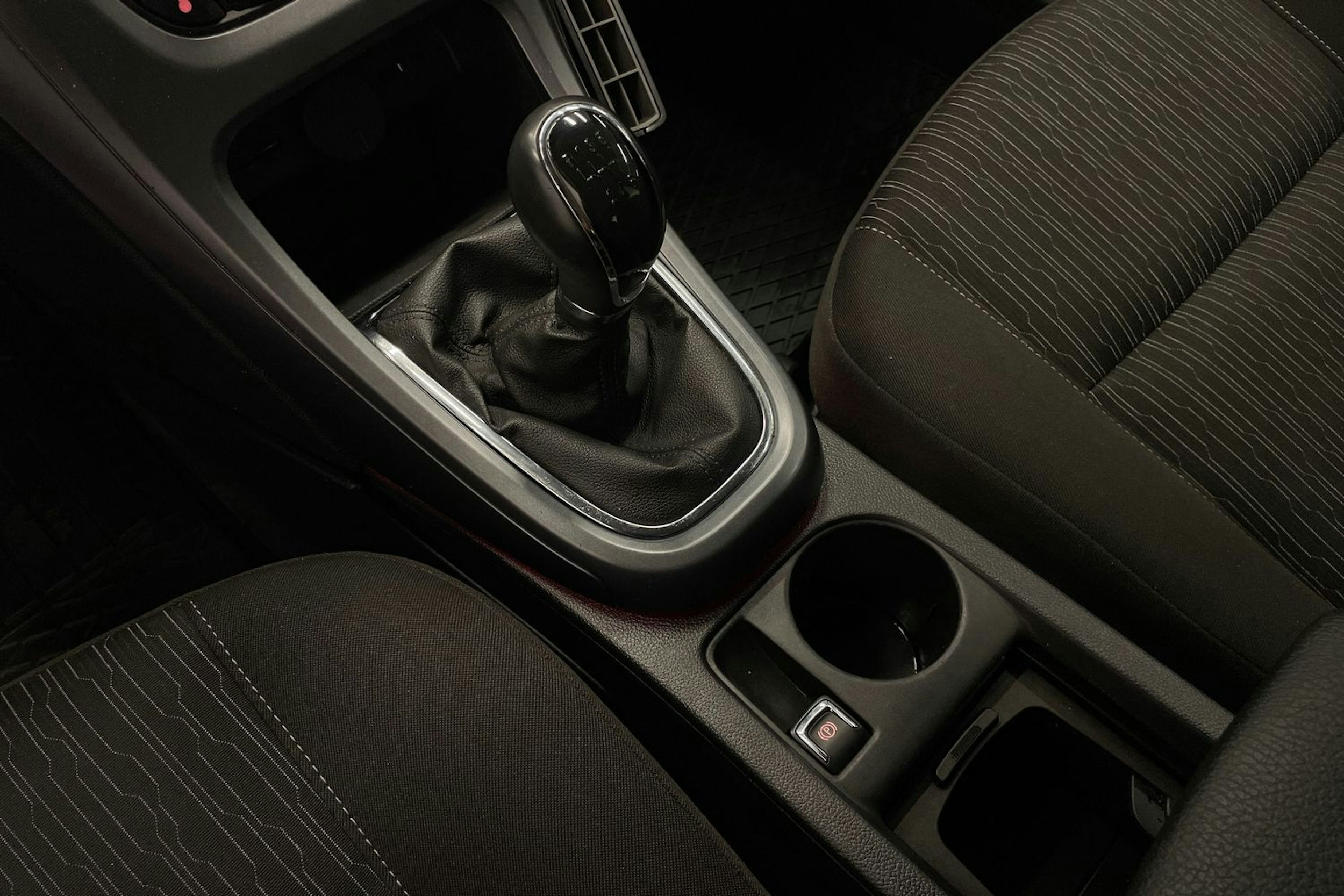 Harmaa Opel Astra 2013 kuva 15.