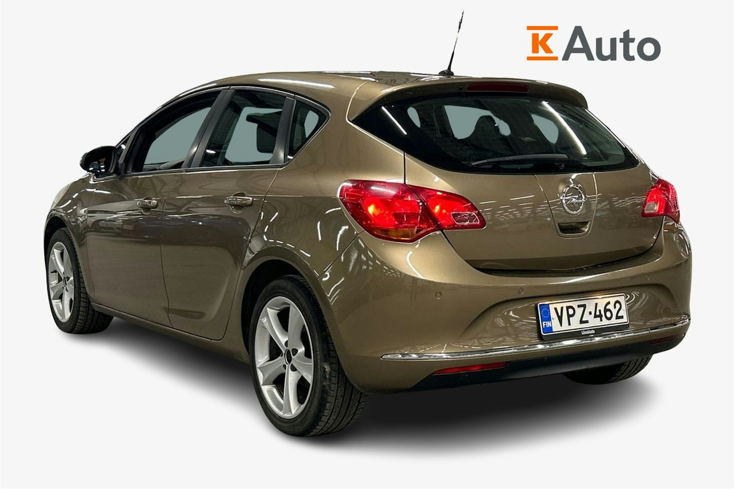 ruskea (beige) Opel Astra 2013 kuva 2.