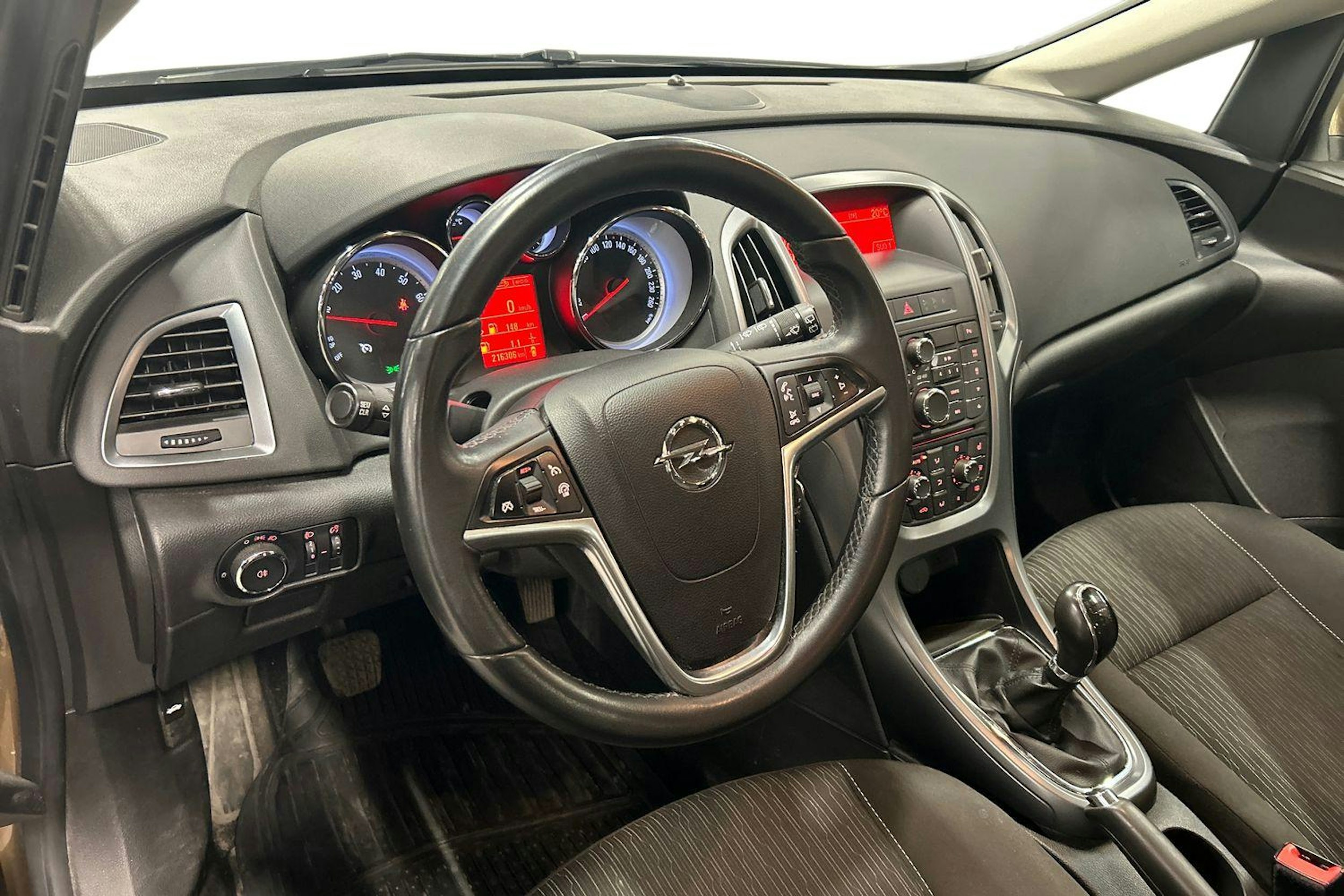 ruskea (beige) Opel Astra 2013 kuva 7.