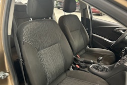 ruskea (beige) Opel Astra 2013 kuva 13.