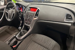 ruskea (beige) Opel Astra 2013 kuva 14.