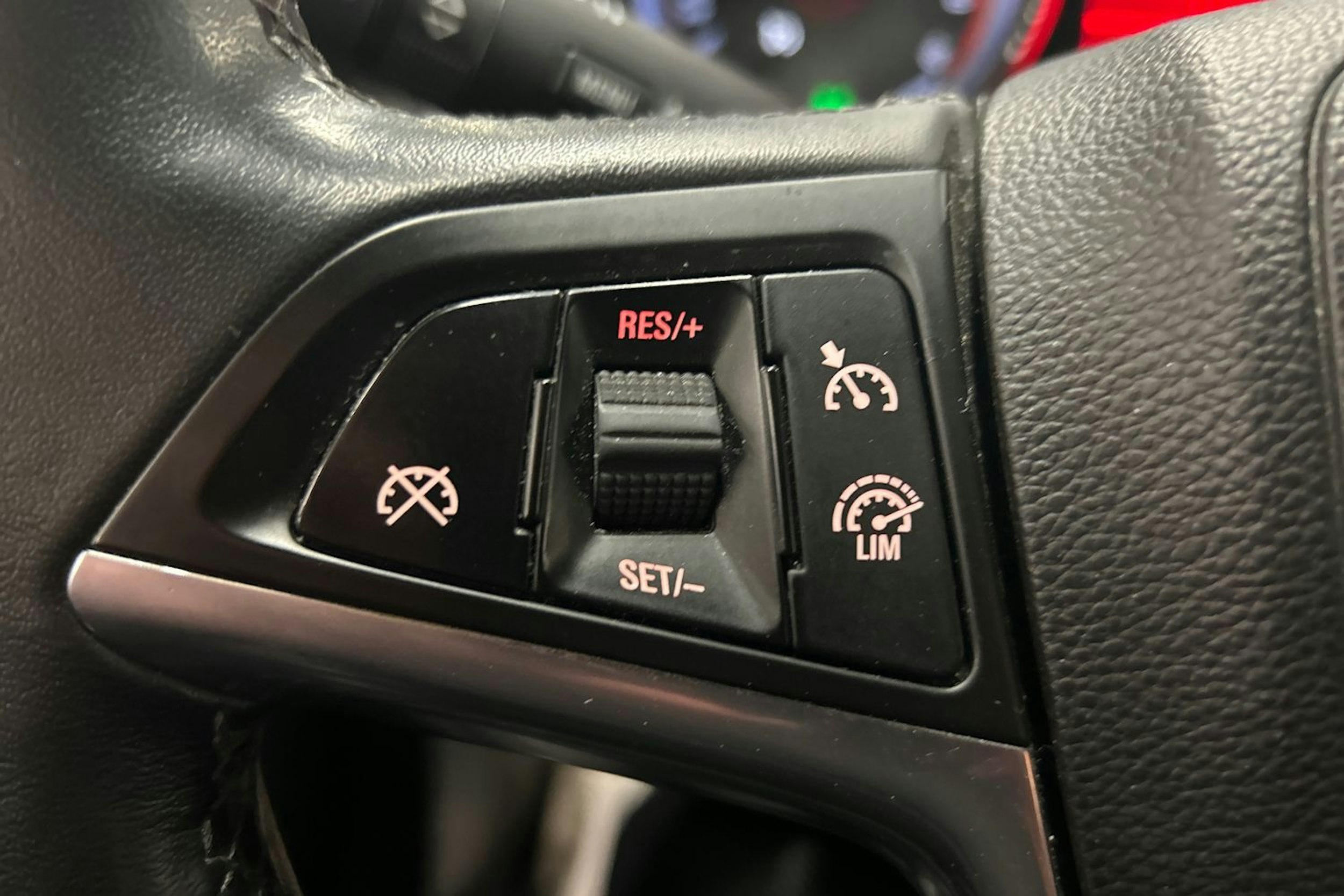 ruskea (beige) Opel Astra 2013 kuva 16.