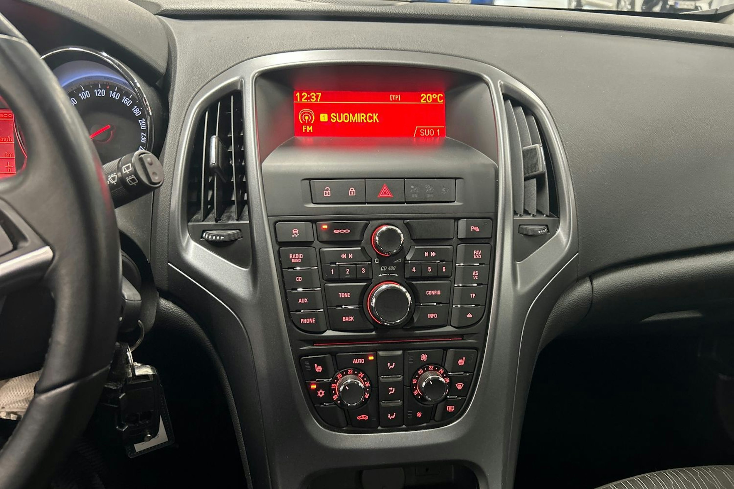 ruskea (beige) Opel Astra 2013 kuva 18.