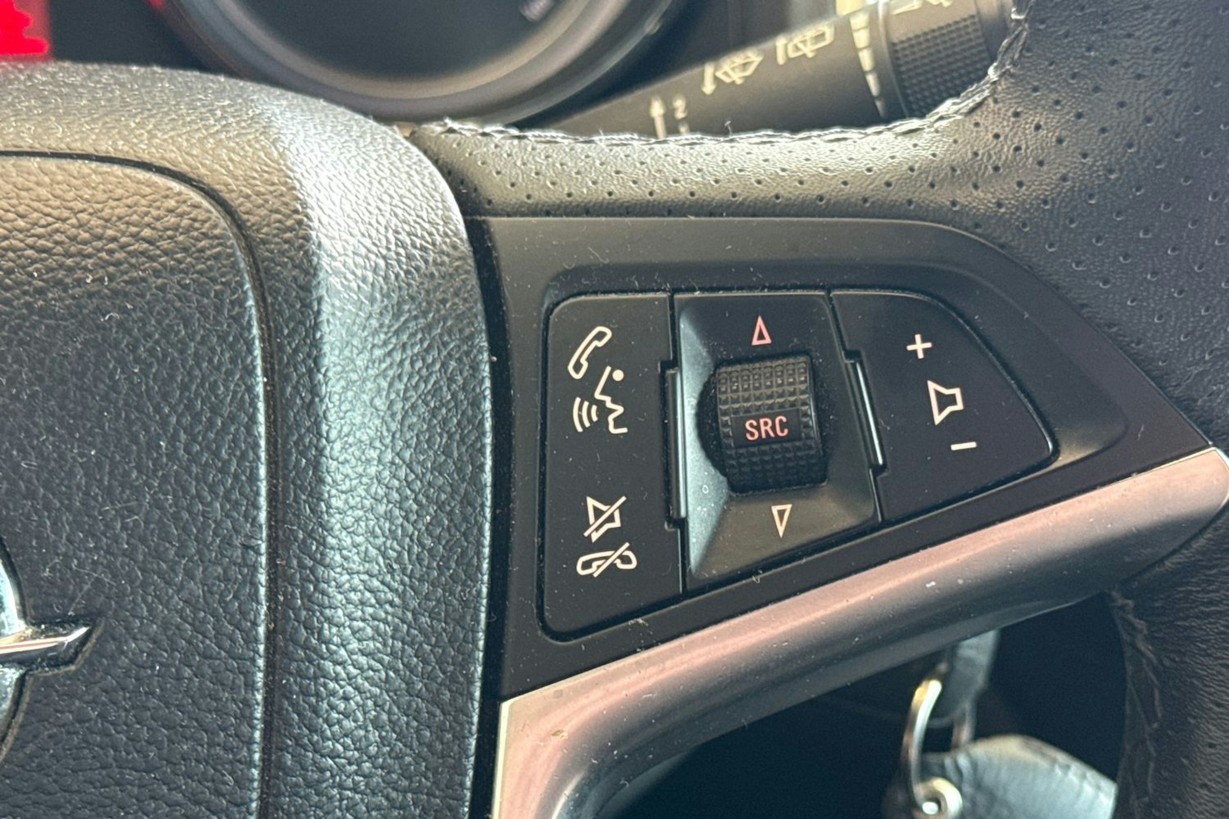 Musta Opel ASTRA 2014 kuva 17.