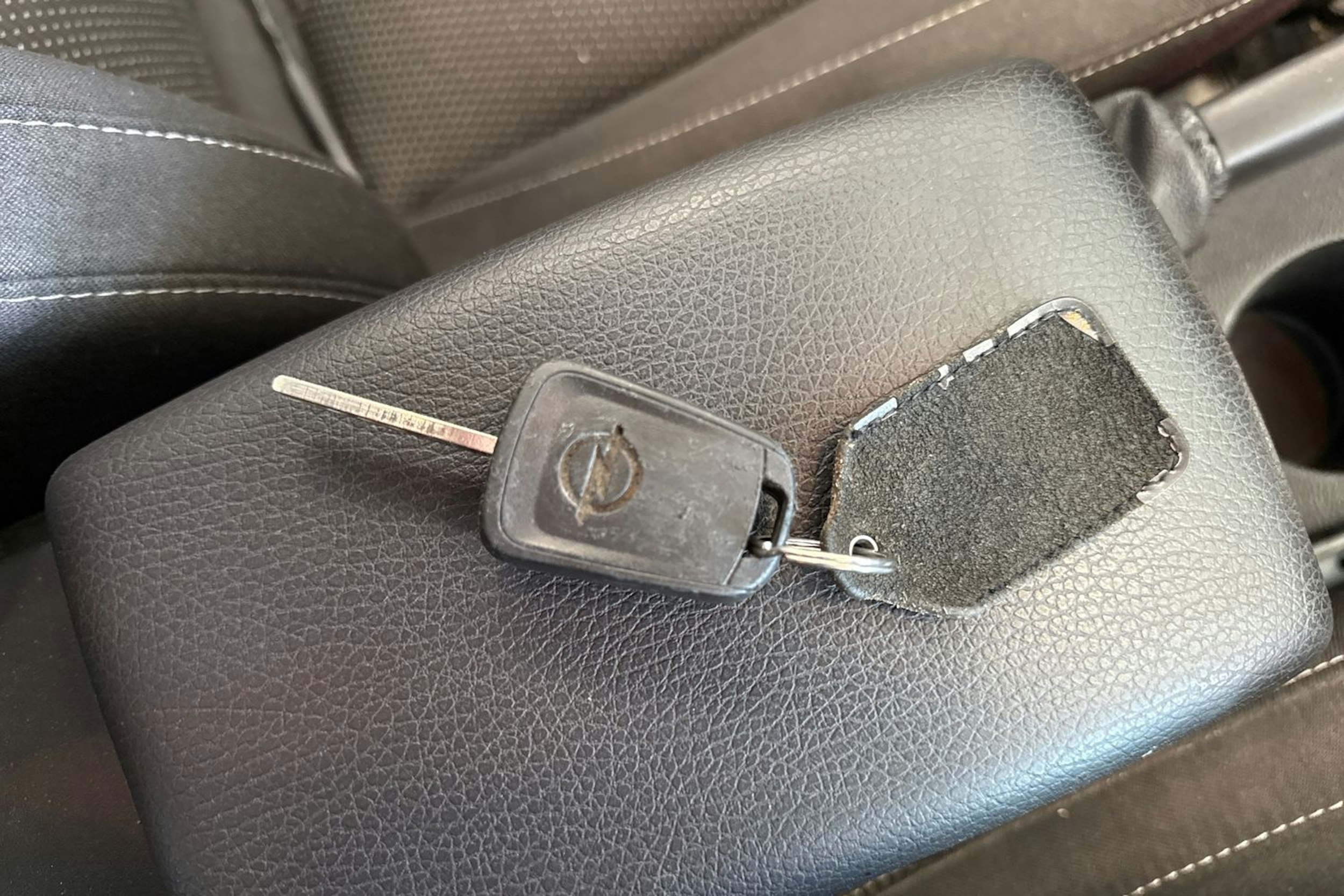 Musta Opel ASTRA 2014 kuva 27.