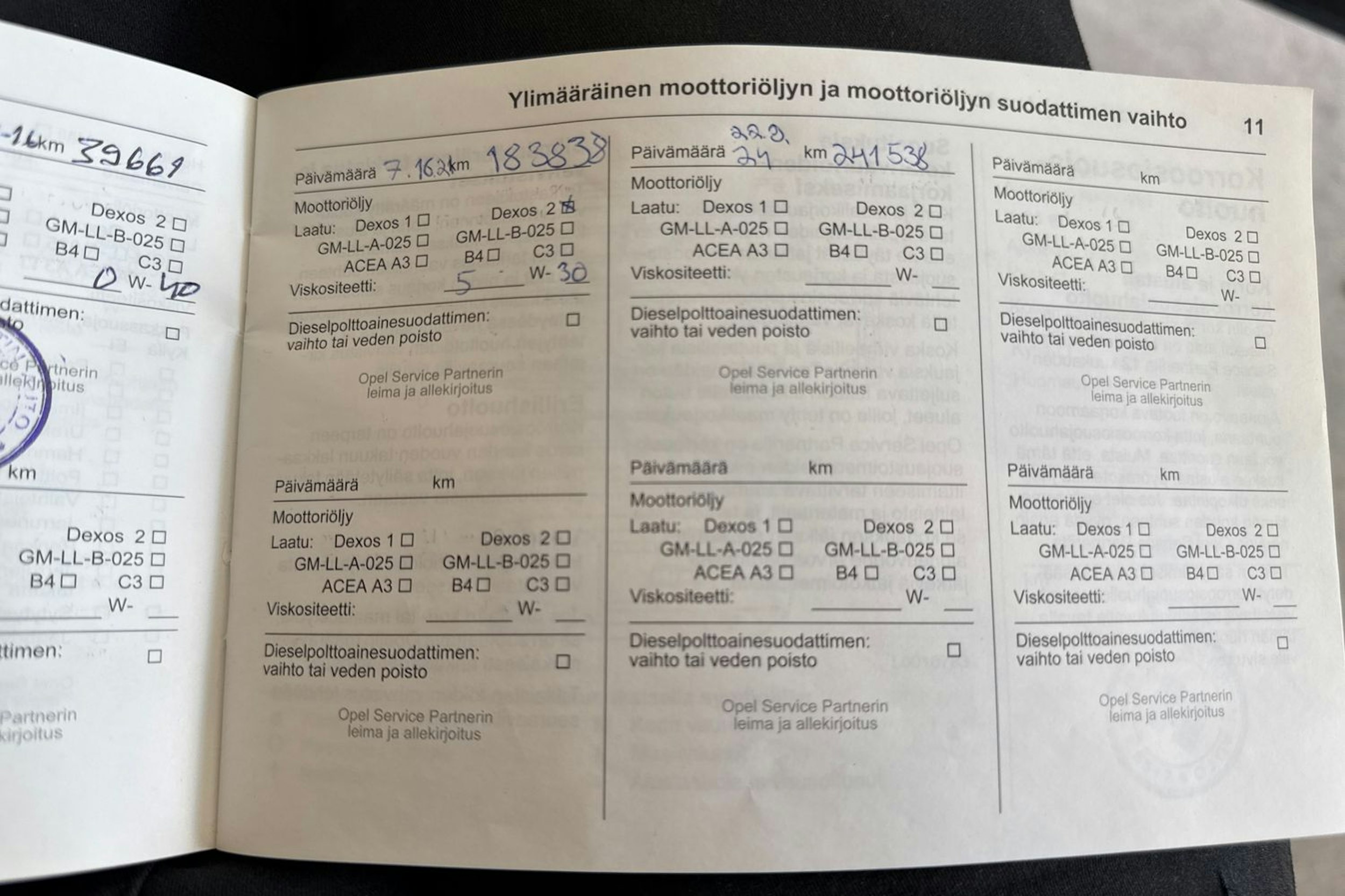 Musta Opel ASTRA 2014 kuva 32.
