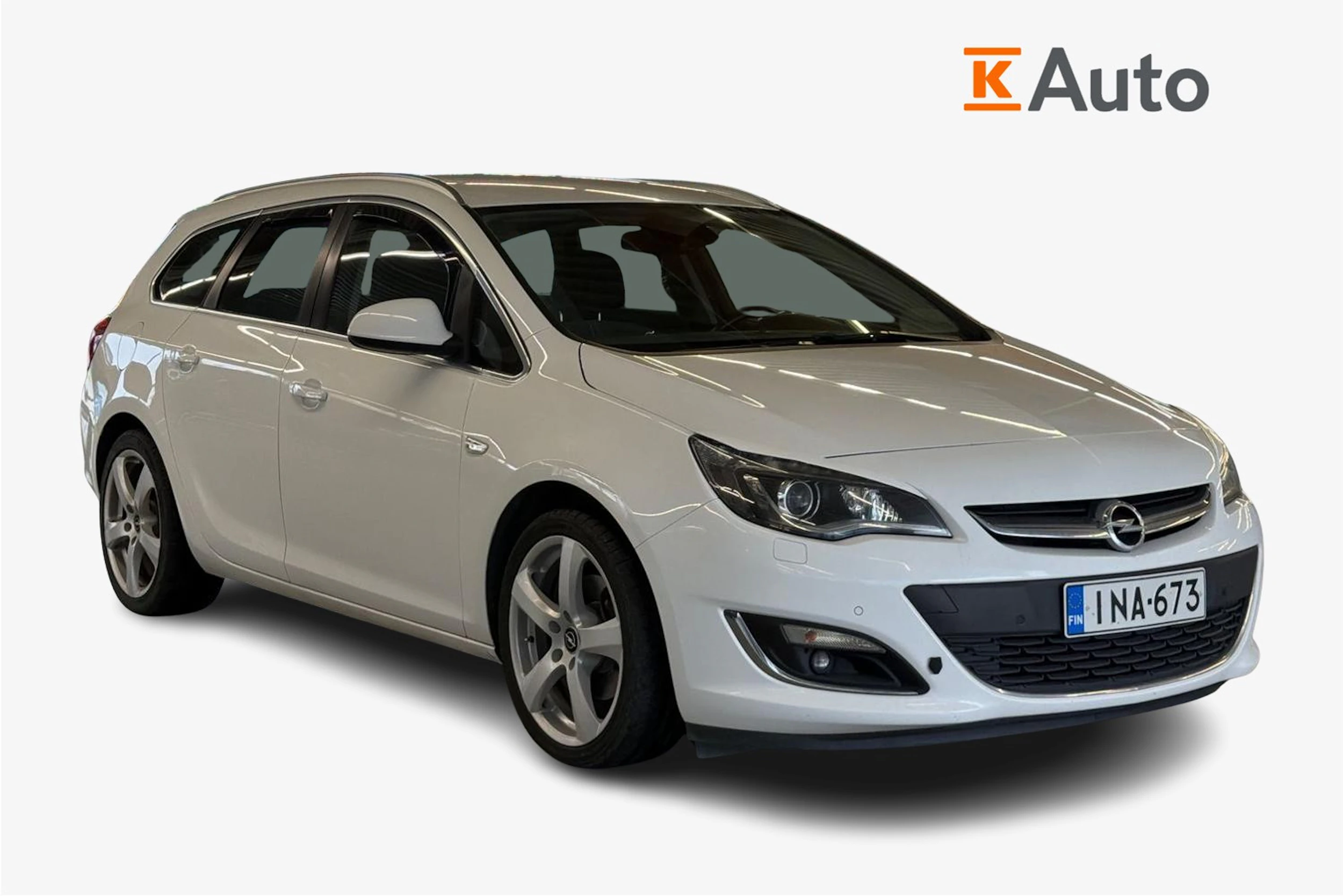 valkoinen Opel Astra 2014 kuva 1.