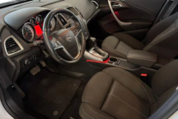 valkoinen Opel Astra 2014 kuva 3.