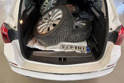 valkoinen Opel Astra 2014 kuva 4.