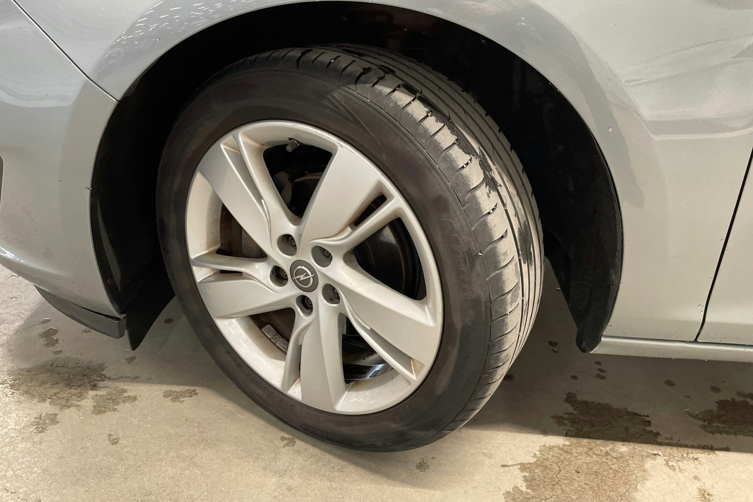harmaa Opel Astra 2015 kuva 13.