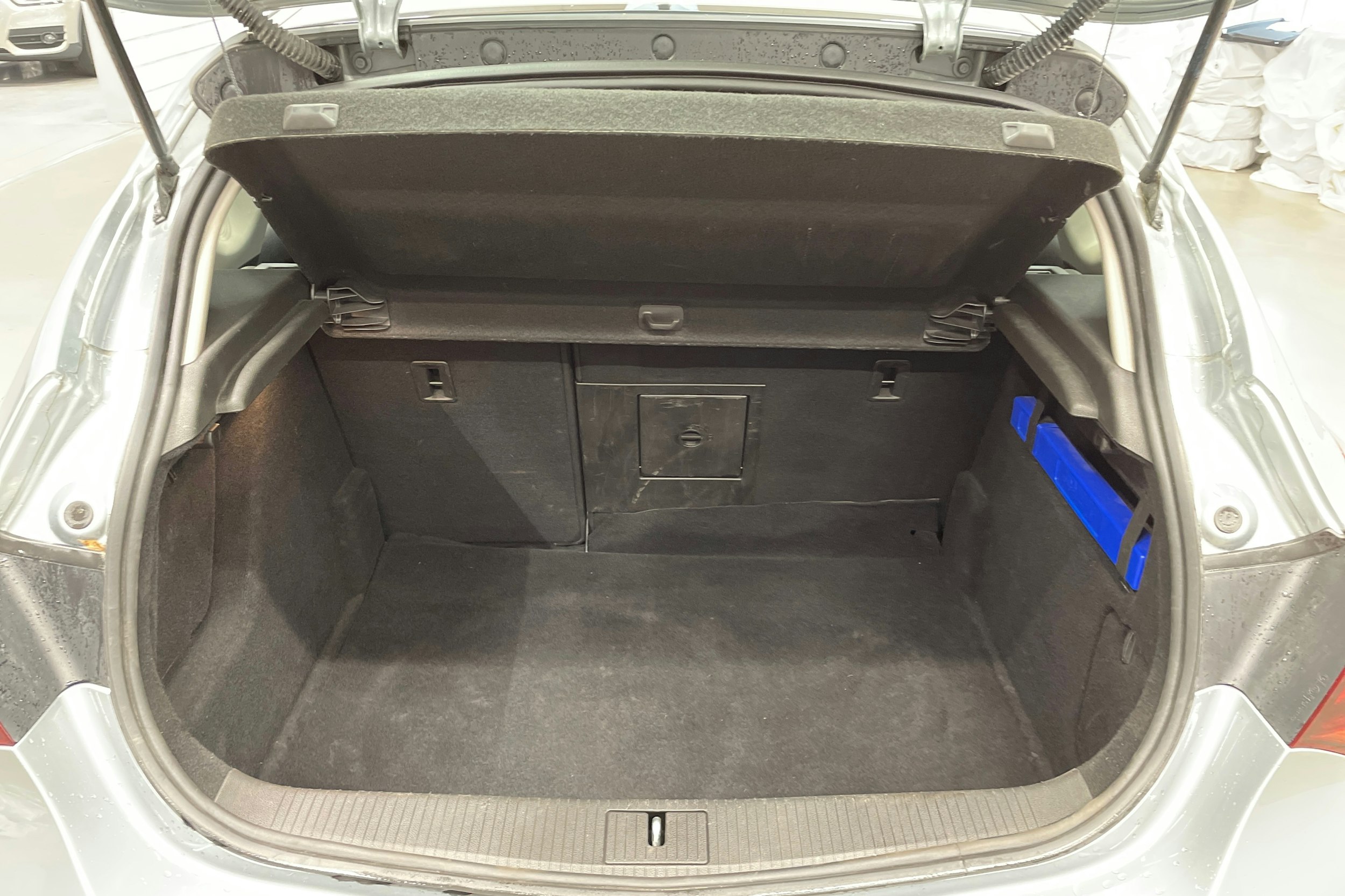 harmaa Opel Astra 2015 kuva 15.