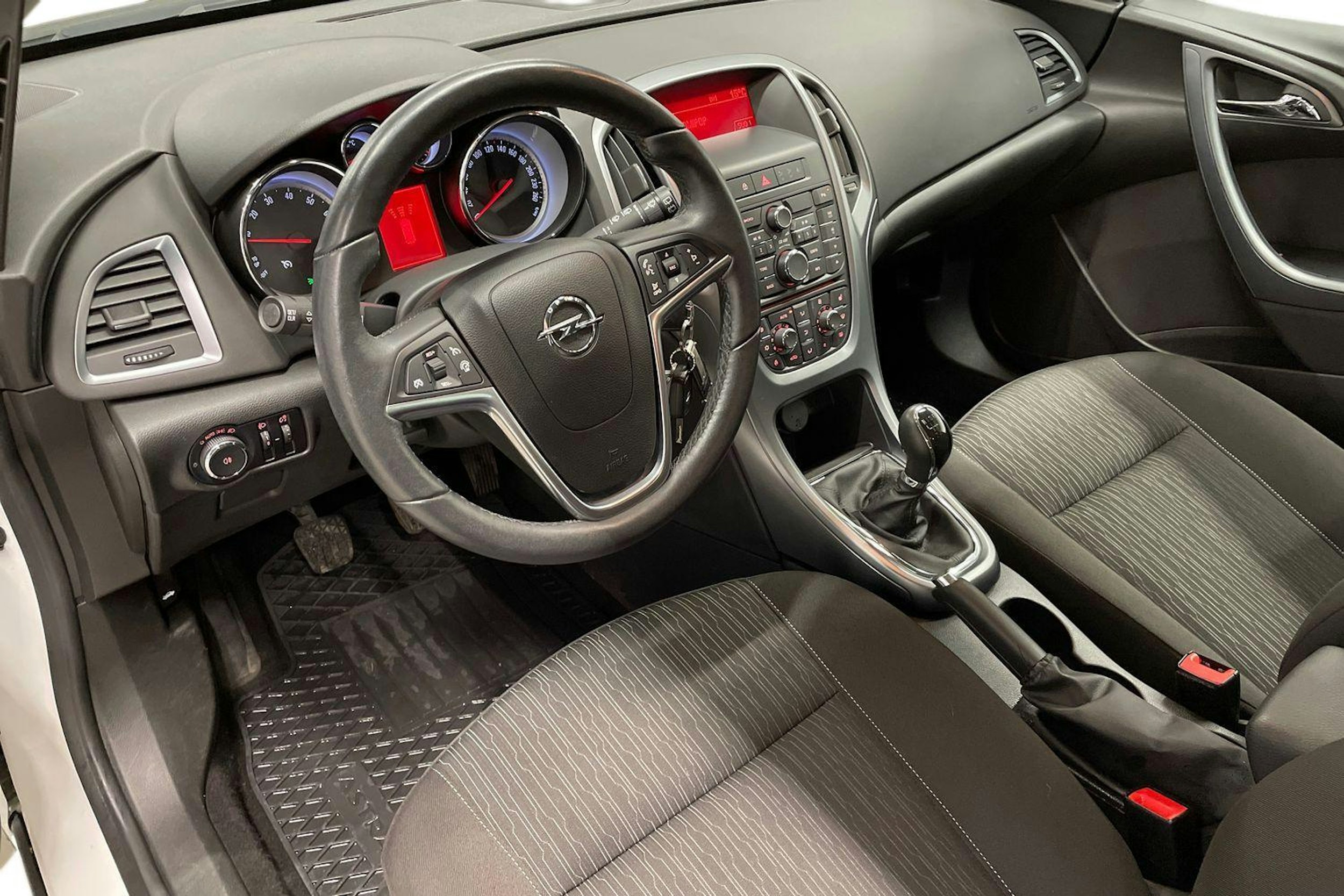 Valkoinen Opel ASTRA 2015 kuva 7.