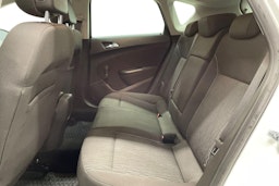 Valkoinen Opel ASTRA 2015 kuva 10.