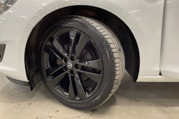 Valkoinen Opel ASTRA 2015 kuva 13.