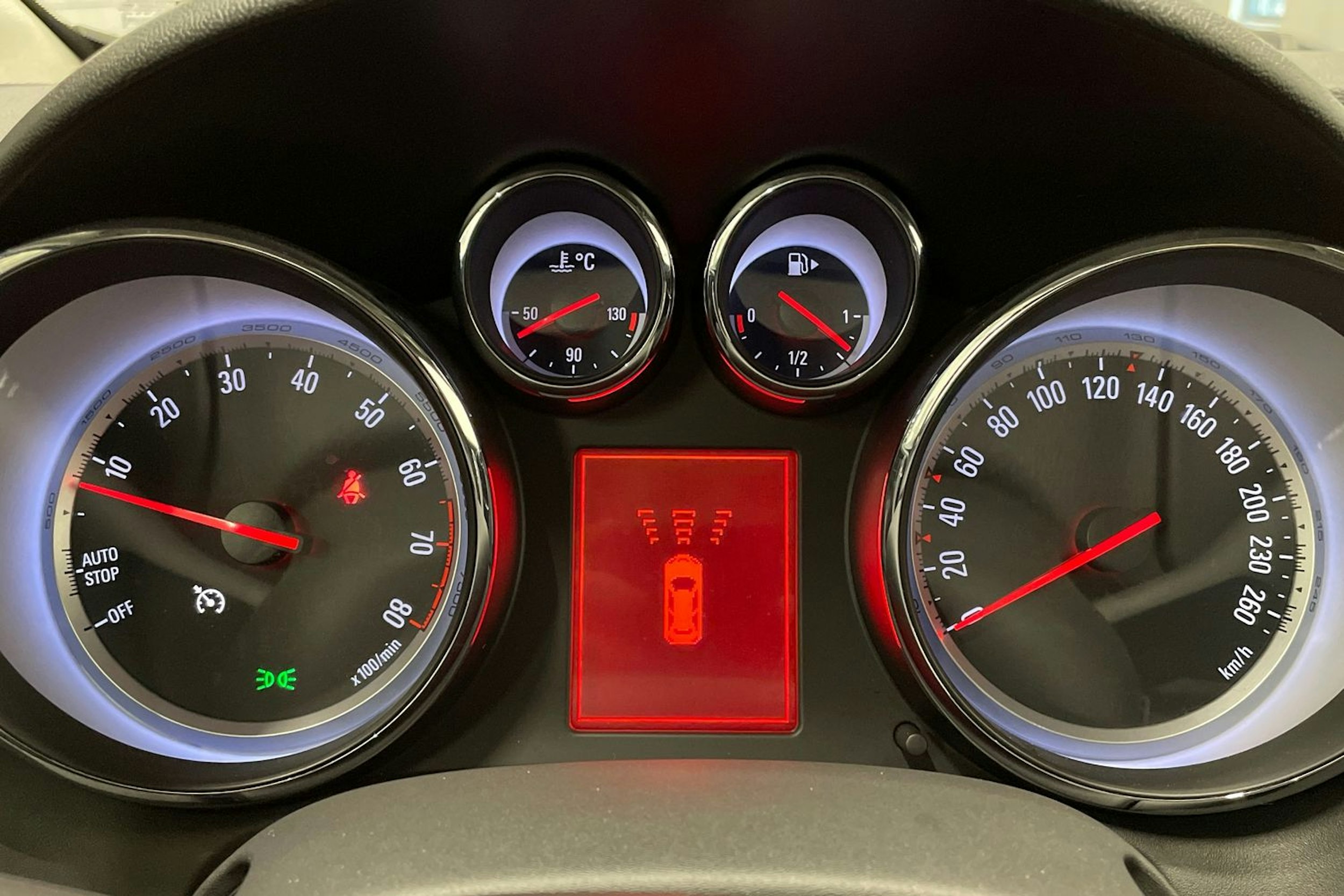 Valkoinen Opel ASTRA 2015 kuva 16.