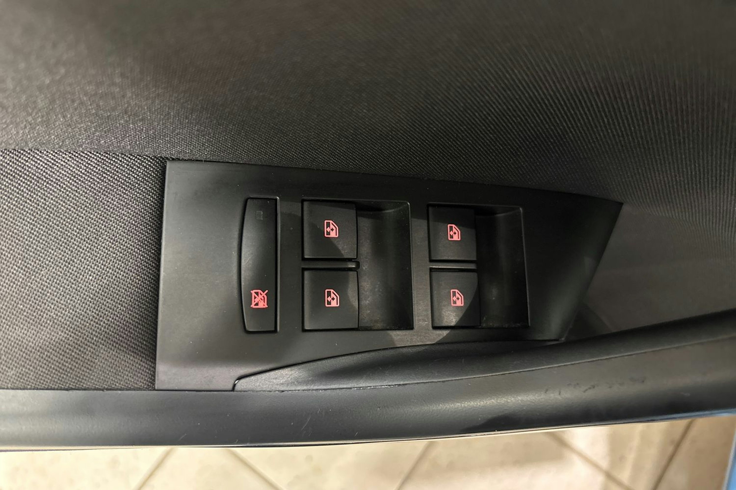 sininen Opel Astra 2015 kuva 11.