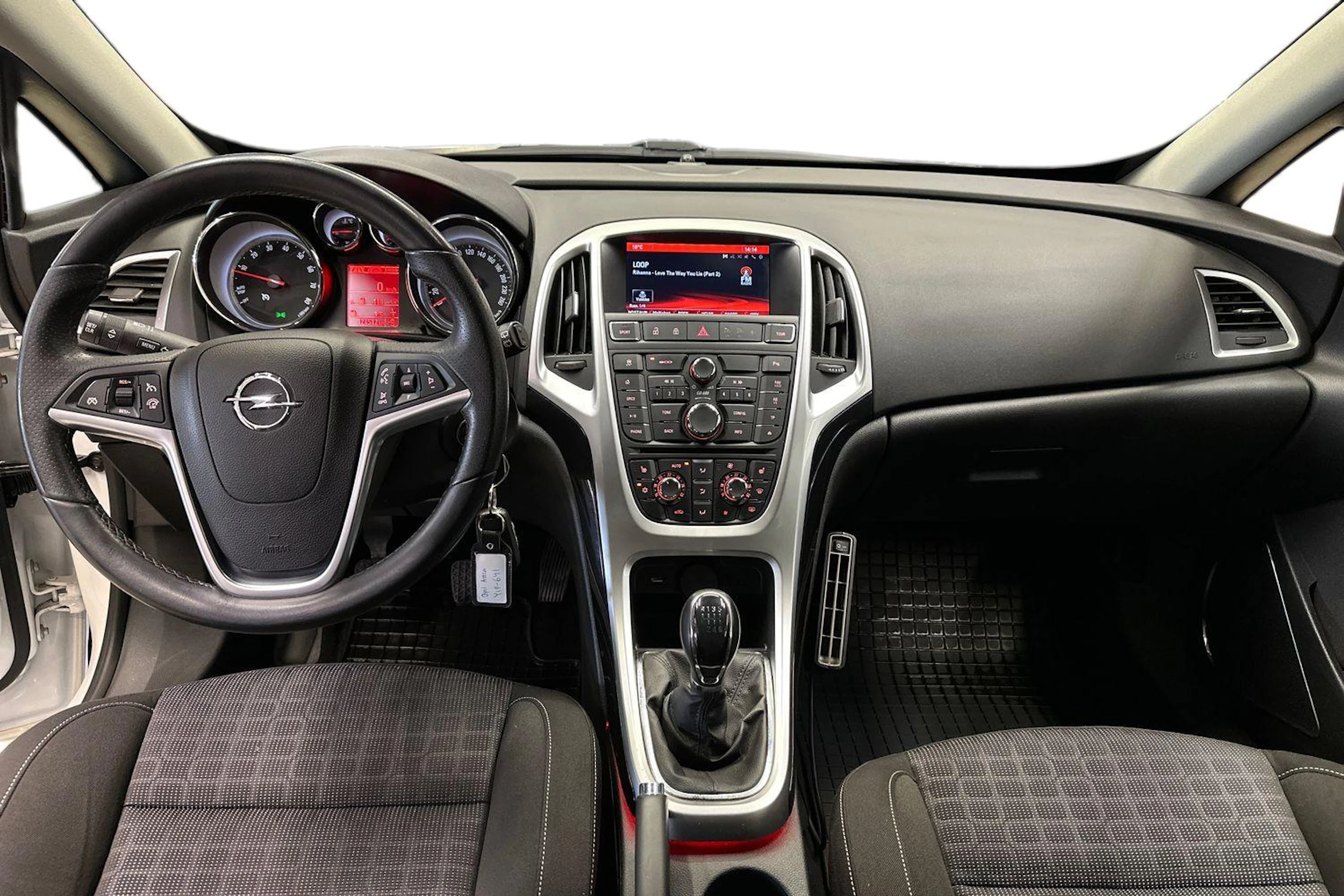 valkoinen Opel Astra 2015 kuva 7.