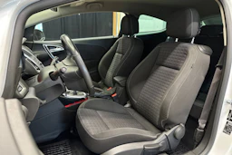 valkoinen Opel Astra 2015 kuva 12.