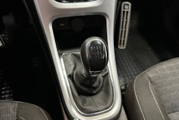 valkoinen Opel Astra 2015 kuva 16.