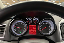 valkoinen Opel Astra 2015 kuva 17.