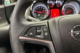 valkoinen Opel Astra 2015 kuva 19.
