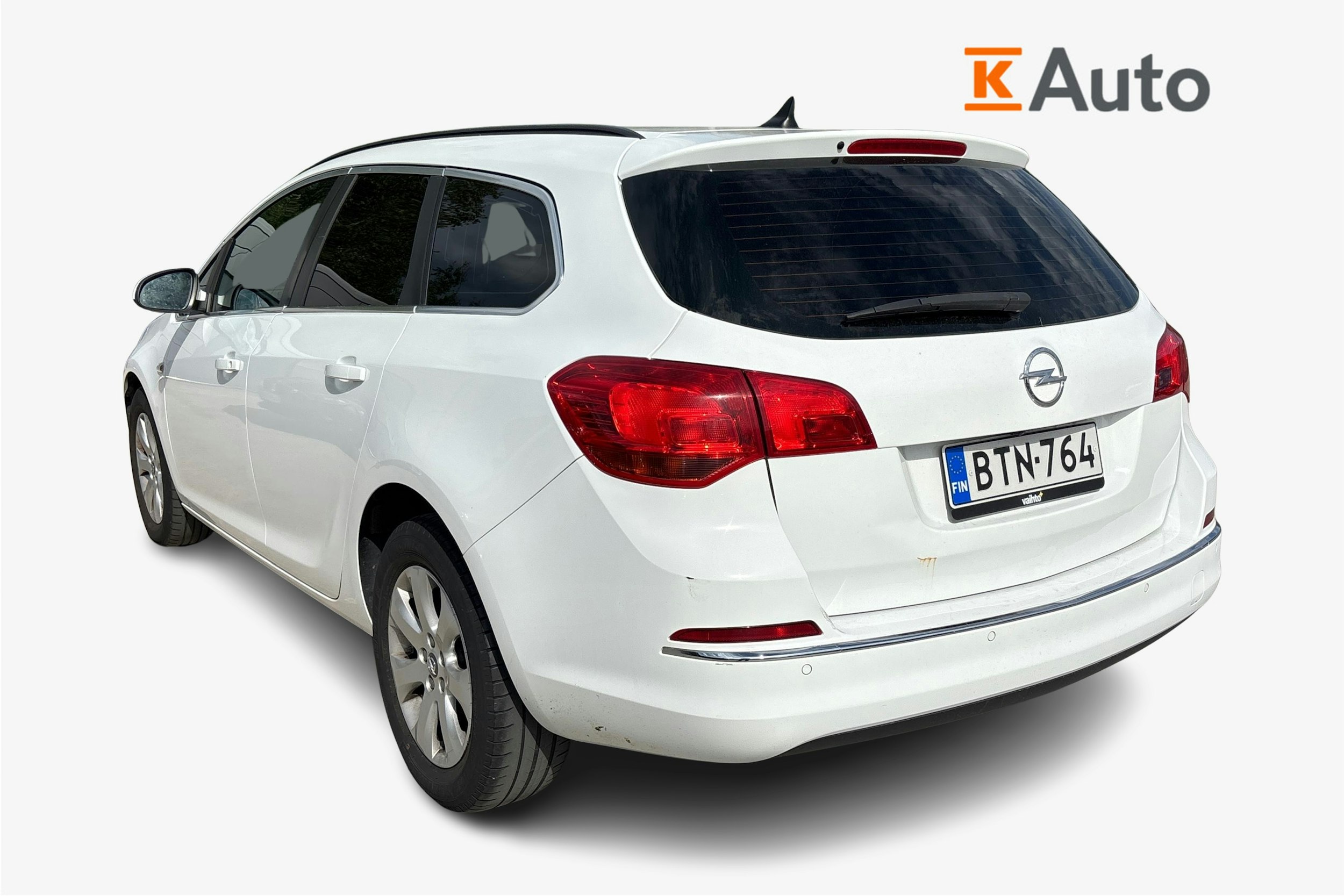 valkoinen Opel Astra 2016 kuva 2.