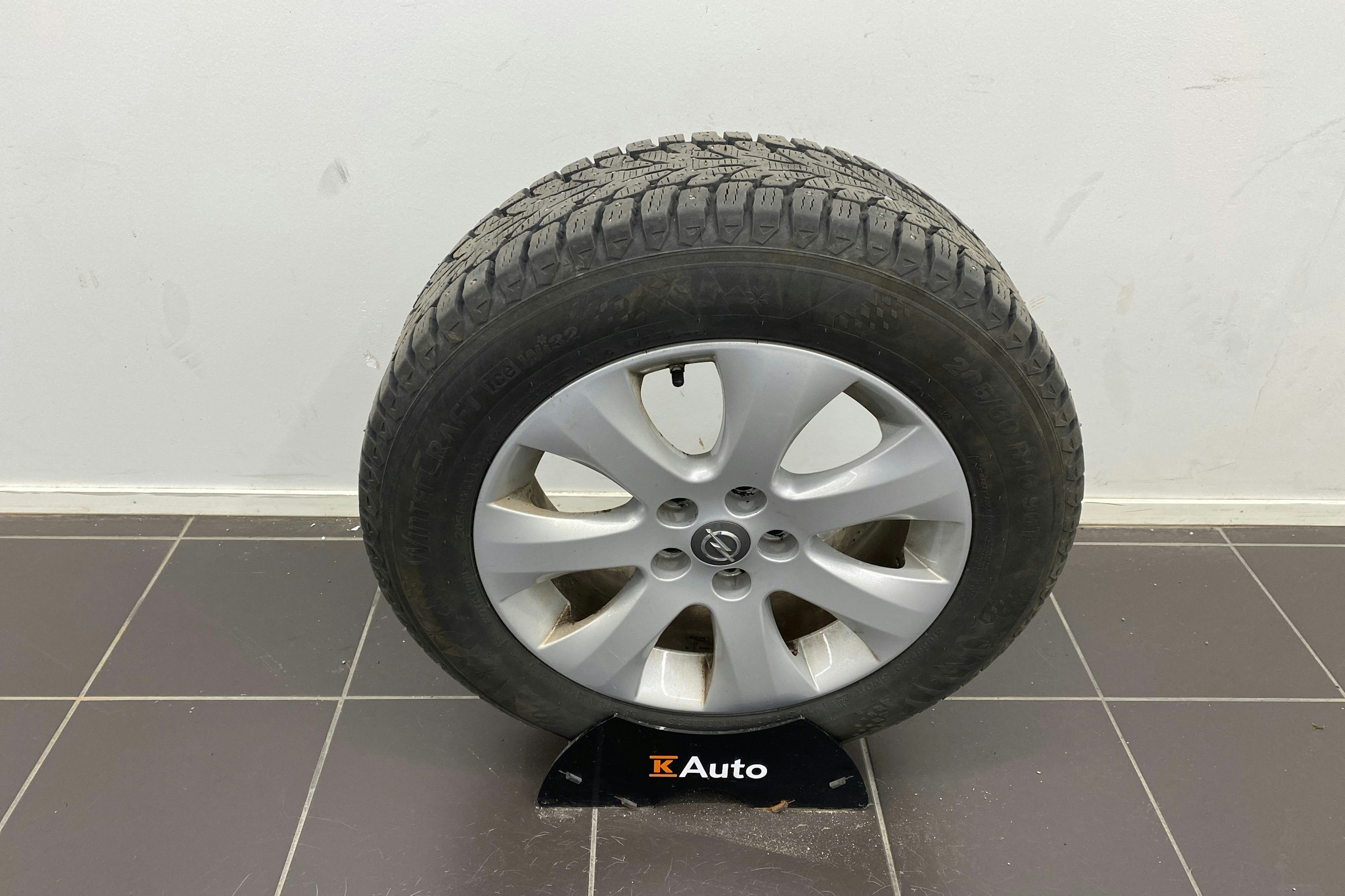 valkoinen Opel Astra 2016 kuva 13.