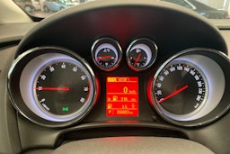 valkoinen Opel Astra 2016 kuva 18.