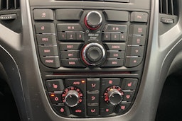 valkoinen Opel Astra 2016 kuva 20.