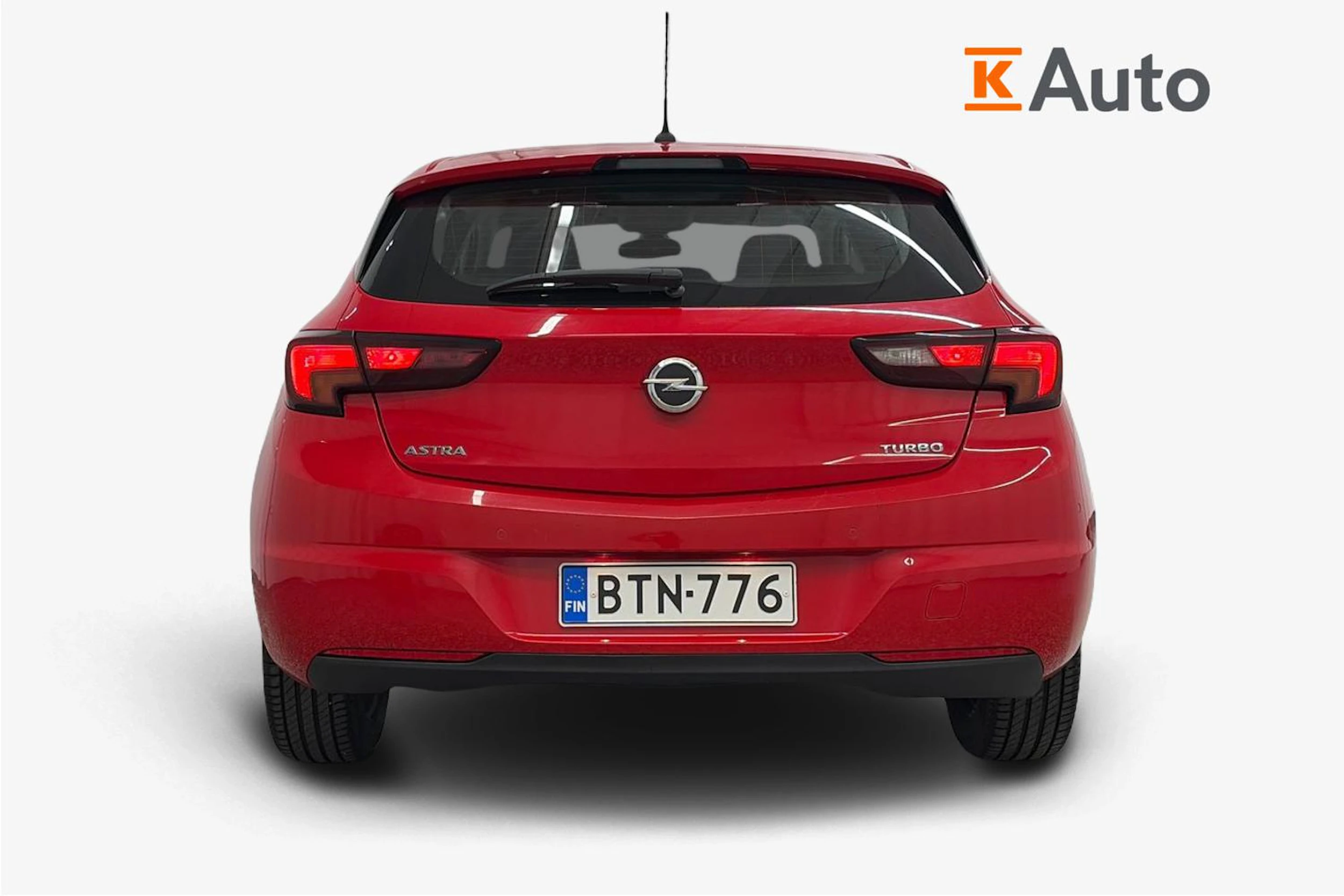 punainen Opel Astra 2016 kuva 3.