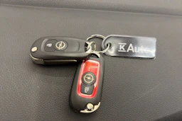 punainen Opel Astra 2016 kuva 22.