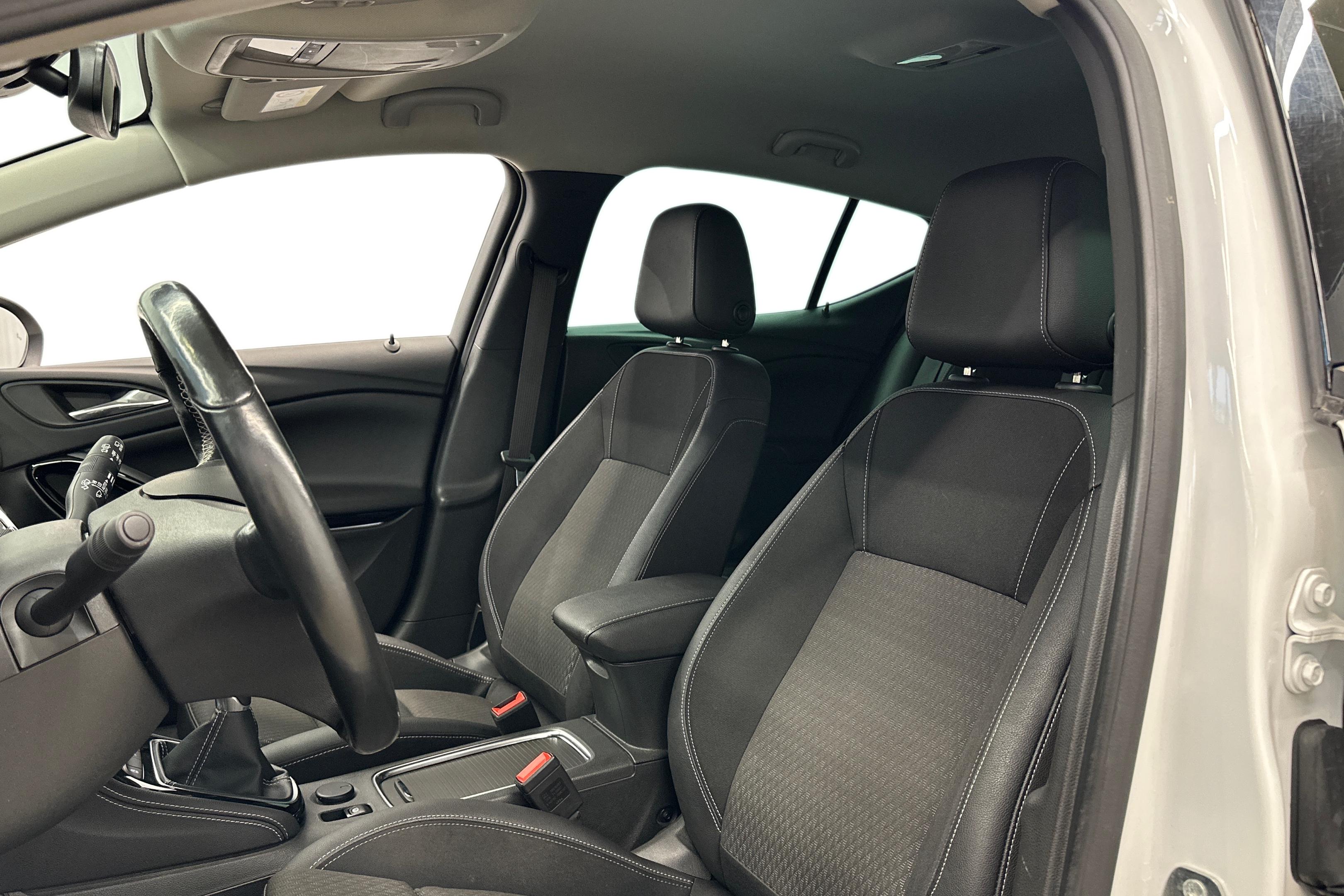Opel Astra 2017, photo 6/25
