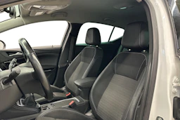 valkoinen Opel Astra 2017 kuva 6.