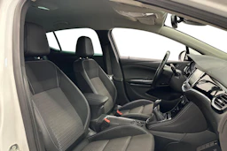 valkoinen Opel Astra 2017 kuva 7.
