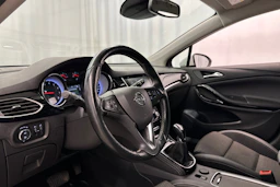 valkoinen Opel Astra 2017 kuva 10.