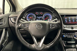 valkoinen Opel Astra 2017 kuva 12.