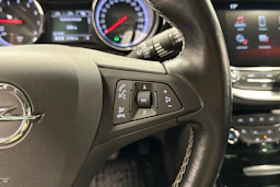 valkoinen Opel Astra 2017 kuva 14.