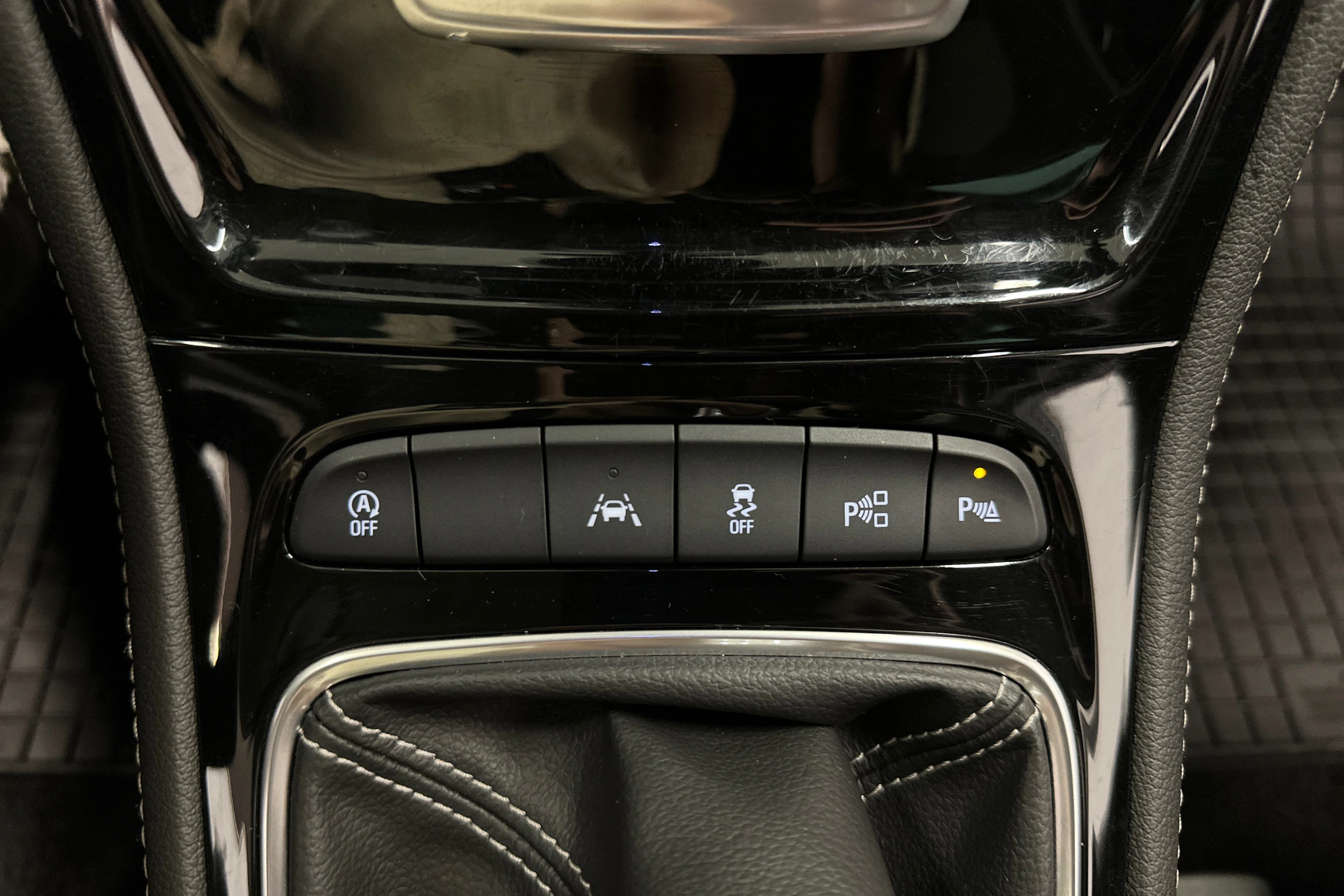 valkoinen Opel Astra 2017 kuva 17.