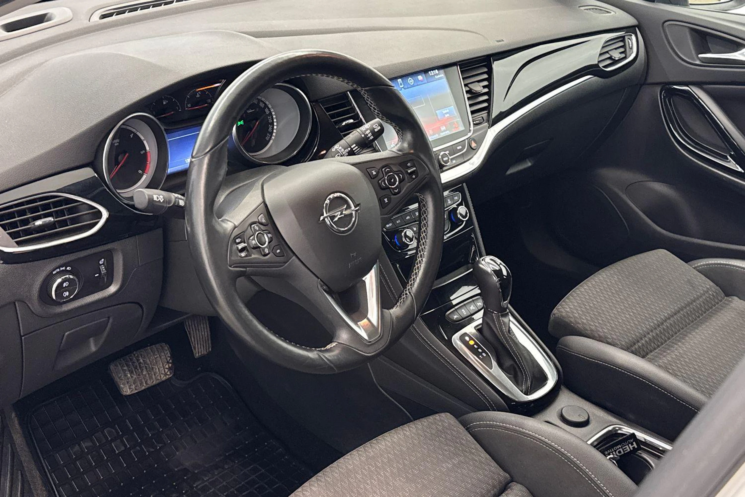 Valkoinen Opel ASTRA 2017 kuva 8.