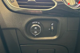 Valkoinen Opel ASTRA 2017 kuva 26.