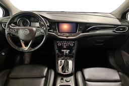 punainen Opel Astra 2016 kuva 9.