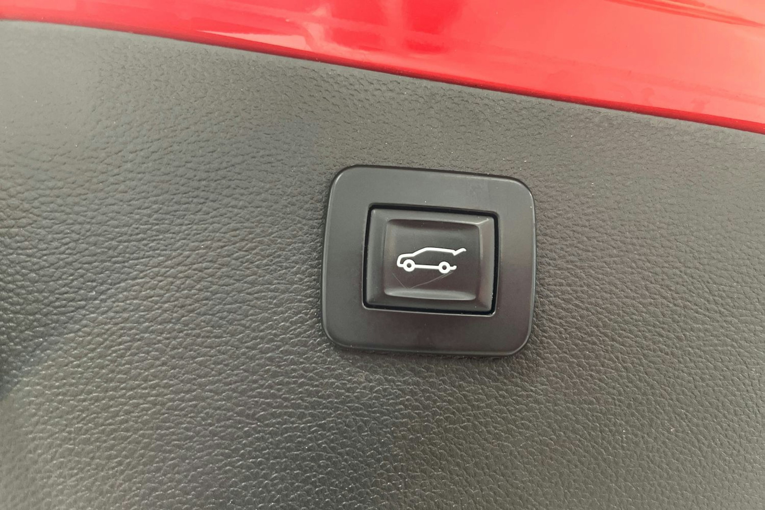 punainen Opel Astra 2016 kuva 27.